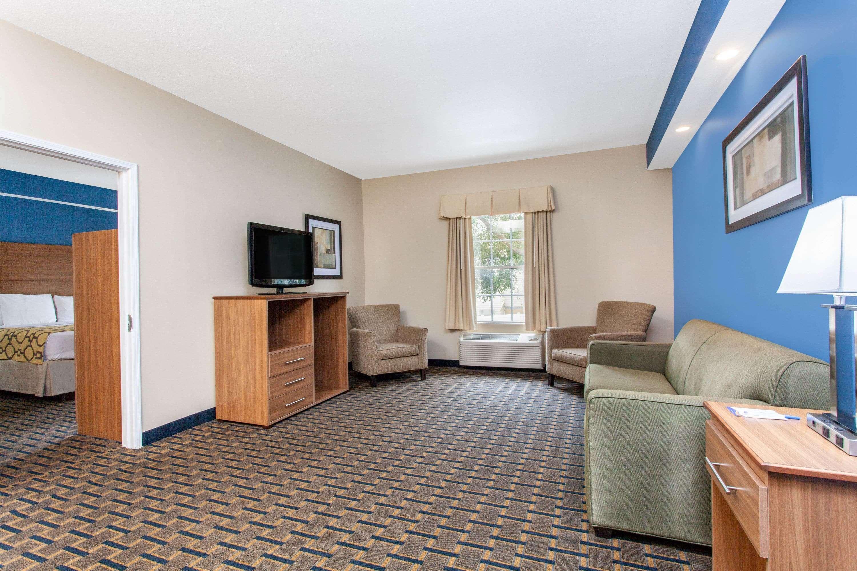 Baymont By Wyndham Jacksonville/Butler Blvd Bagian luar foto